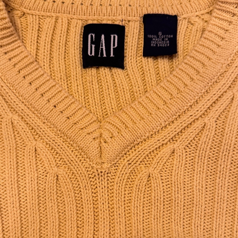 GAP Yellow V-Neck Ribbed Sweater - Picture 2 of 4